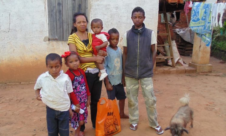 Ajutor familii sărace